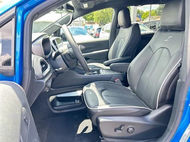 2027 Chrysler Pacifica Limited