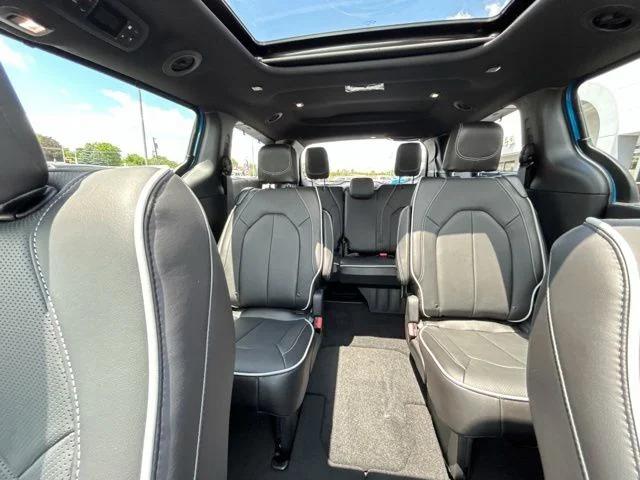 2027 Chrysler Pacifica Limited