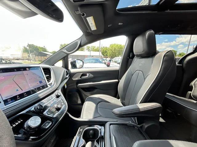 2027 Chrysler Pacifica Limited