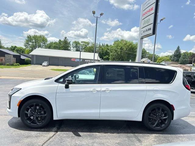 2027 Chrysler Pacifica Limited
