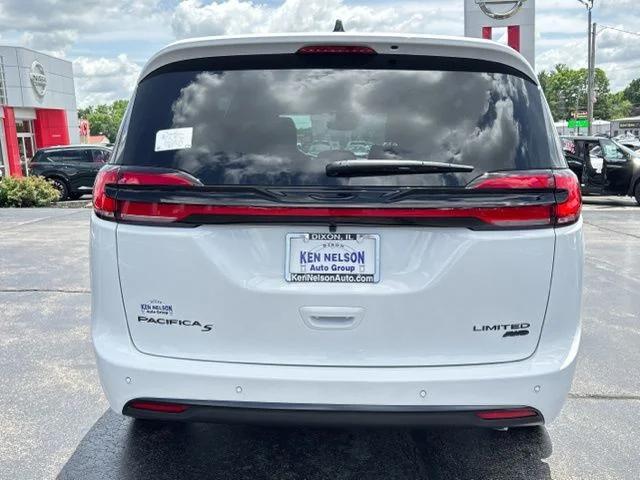 2027 Chrysler Pacifica Limited