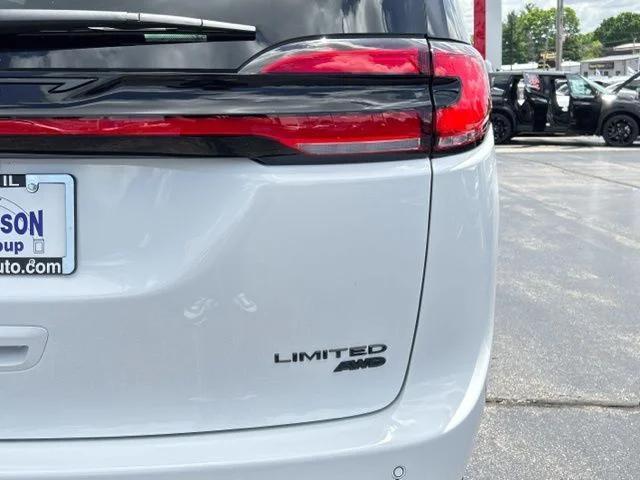 2027 Chrysler Pacifica Limited