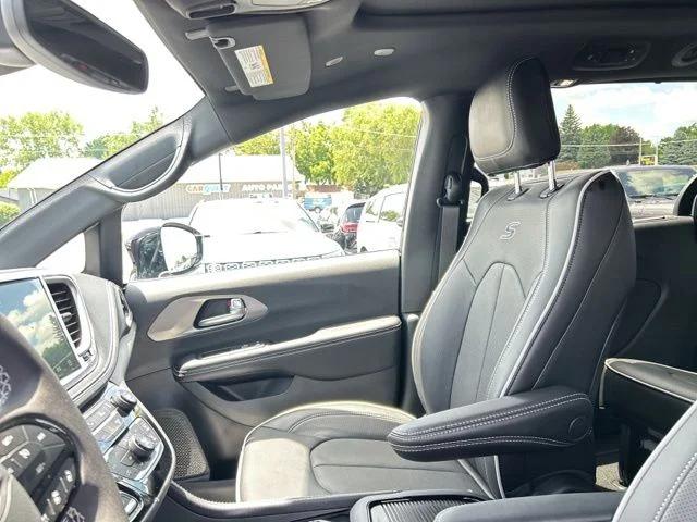 2027 Chrysler Pacifica Limited