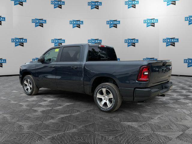 2026 RAM Ram 1500 RAM 1500 EXPRESS CREW CAB 4X4 57 BOX