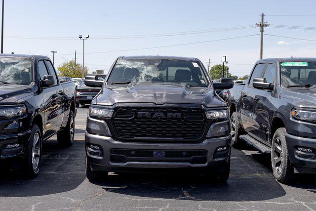 2026 RAM Ram 1500 RAM 1500 EXPRESS CREW CAB 4X4 57 BOX