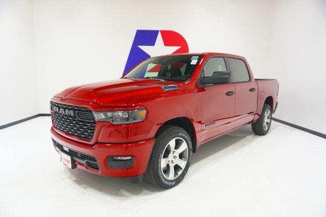 2026 RAM 1500 RAM 1500 EXPRESS CREW CAB 4X2 57 BOX