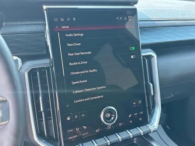 2026 GMC Acadia Elevation AWD
