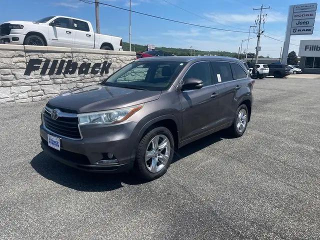 2015 Toyota Highlander Limited Platinum V6 for sale in Prairie du Chien, WI
