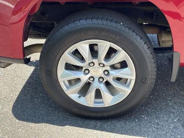 2022 Chevrolet Silverado 1500 4WD Crew Cab Short Bed Custom