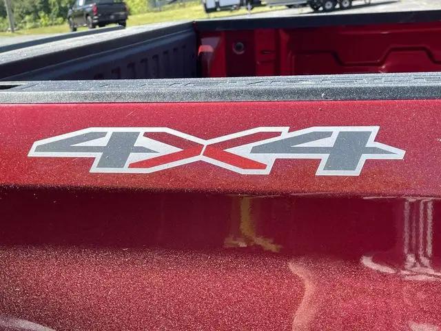 2022 Chevrolet Silverado 1500 4WD Crew Cab Short Bed Custom