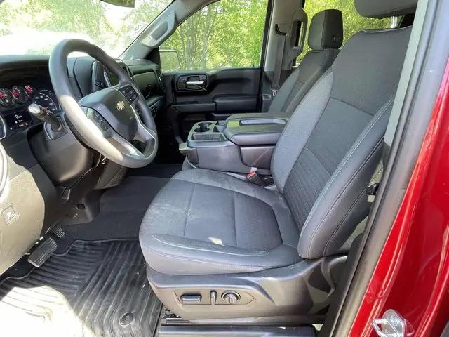 2022 Chevrolet Silverado 1500 4WD Crew Cab Short Bed Custom