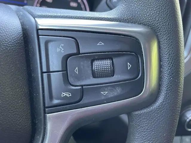 2022 Chevrolet Silverado 1500 4WD Crew Cab Short Bed Custom