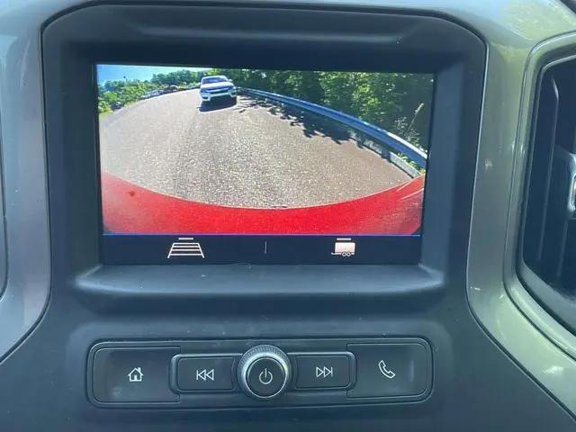2022 Chevrolet Silverado 1500 4WD Crew Cab Short Bed Custom
