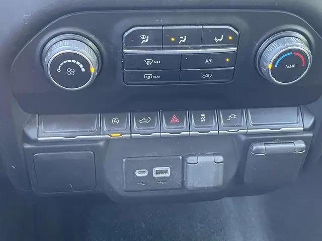 2022 Chevrolet Silverado 1500 4WD Crew Cab Short Bed Custom