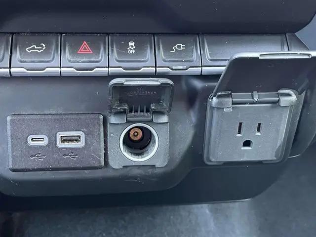2022 Chevrolet Silverado 1500 4WD Crew Cab Short Bed Custom