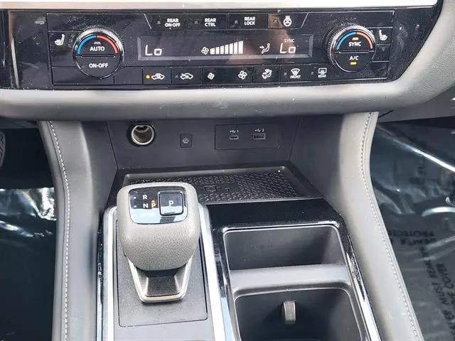 2025 Nissan Pathfinder SL FWD