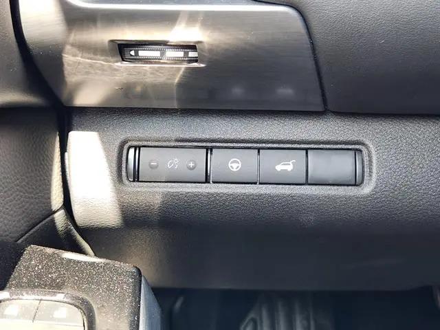 2025 Nissan Pathfinder SL FWD