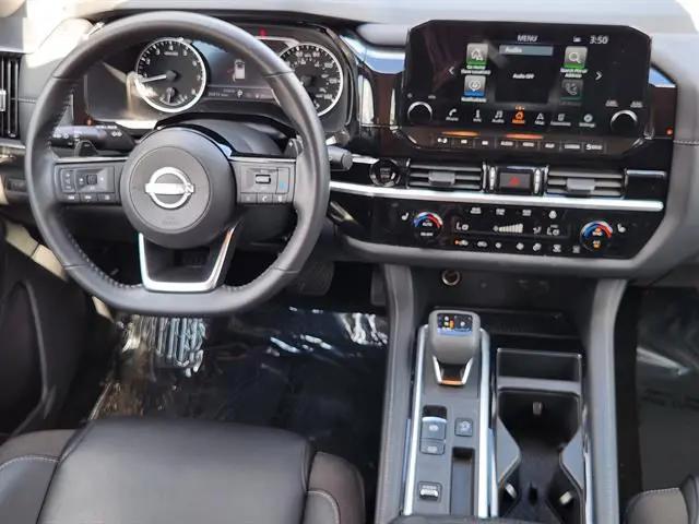 2025 Nissan Pathfinder SL FWD