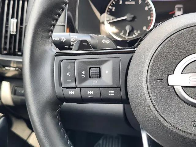 2025 Nissan Pathfinder SL FWD