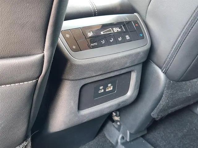 2025 Nissan Pathfinder SL FWD