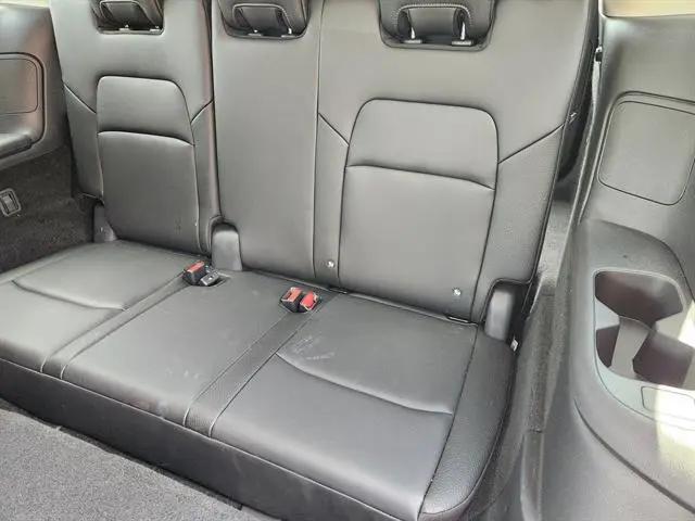 2025 Nissan Pathfinder SL FWD
