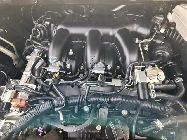 2025 Nissan Pathfinder SL FWD