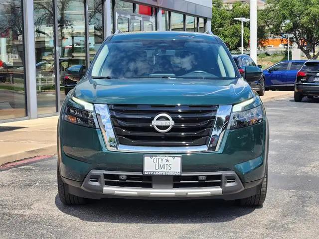 2025 Nissan Pathfinder SL FWD