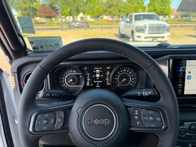 2026 Jeep Gladiator Sport