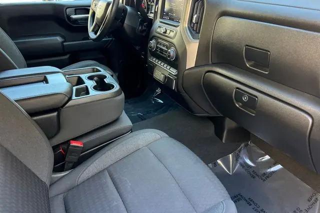 2022 Chevrolet Silverado 1500 2WD Crew Cab Short Bed Custom