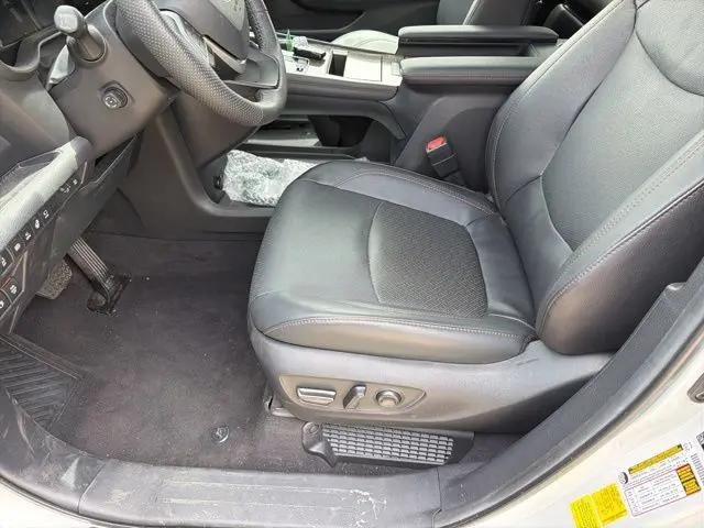 2025 Toyota Sienna Platinum