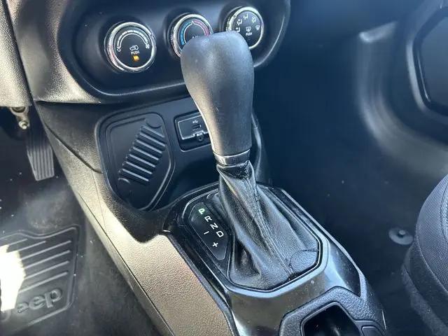2017 Jeep Renegade Altitude FWD