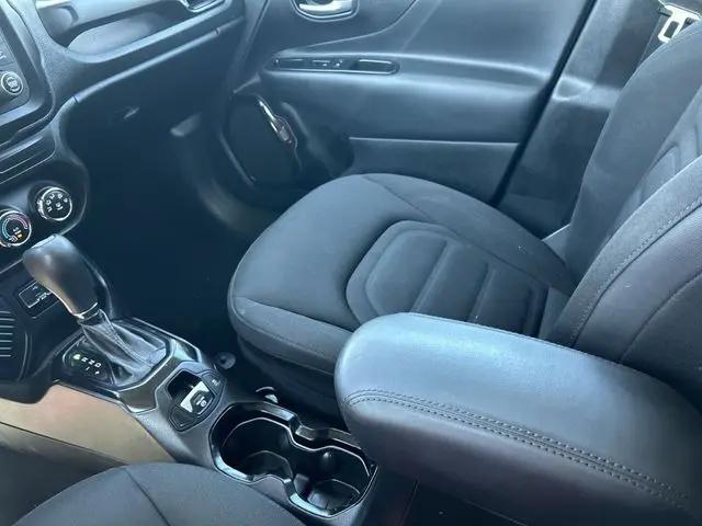 2017 Jeep Renegade Altitude FWD