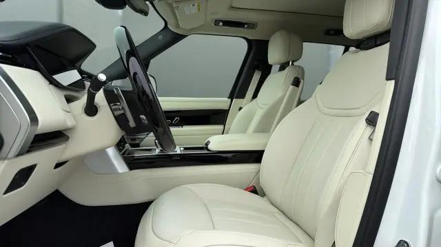 2026 Land Rover Range Rover P400 SE