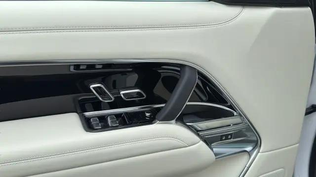 2026 Land Rover Range Rover P400 SE