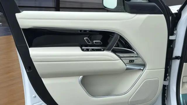 2026 Land Rover Range Rover P400 SE