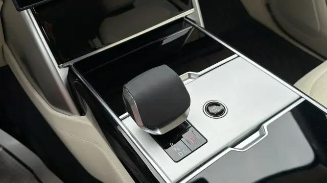 2026 Land Rover Range Rover P400 SE