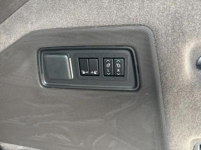 2021 Cadillac Escalade 2WD Premium Luxury