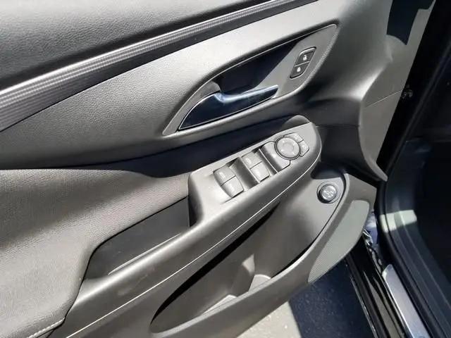 2026 Buick NV Avenir FWD