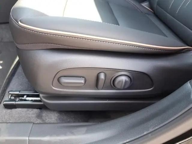 2026 Buick NV Avenir FWD