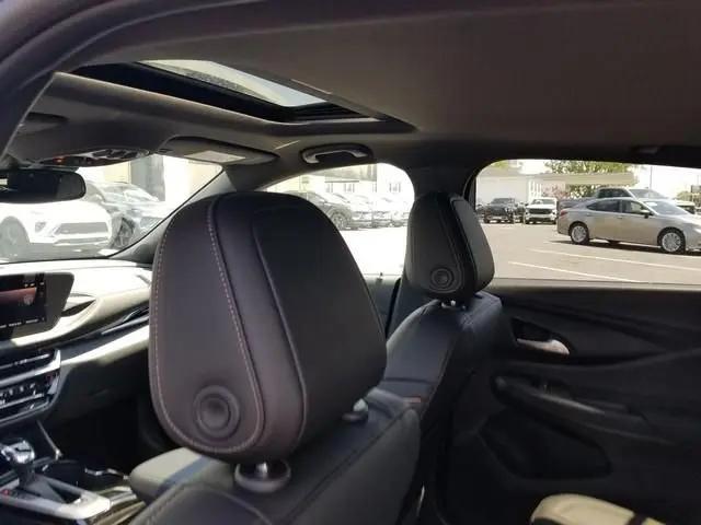 2026 Buick NV Avenir FWD