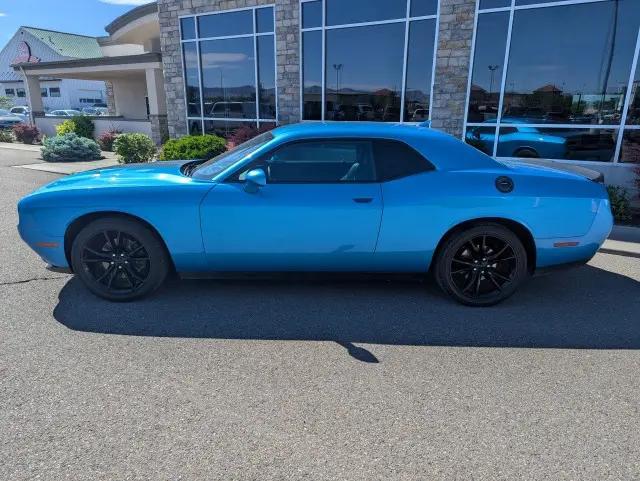 2016 Dodge Challenger SXT Plus