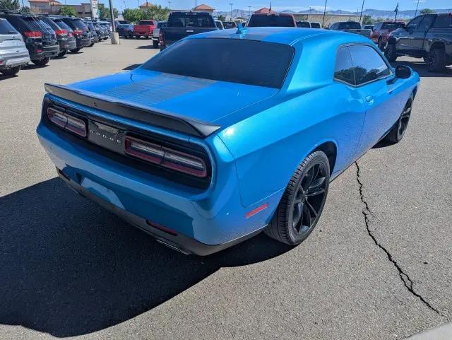 2016 Dodge Challenger SXT Plus