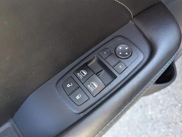2016 Dodge Challenger SXT Plus