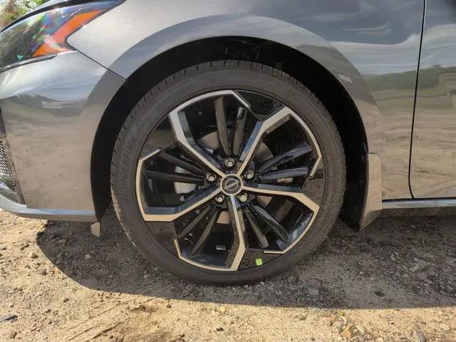 2026 Nissan Altima SR FWD