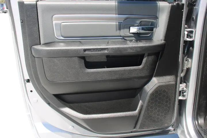 2021 Ram 1500 SLT Crew Cab 4x4 5'7" Box