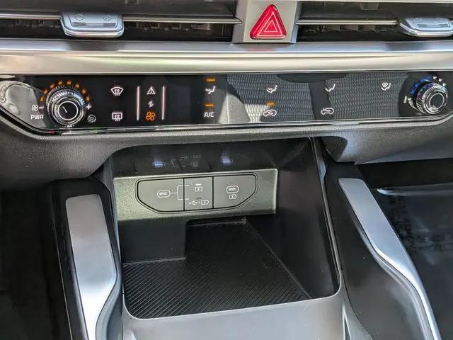 2024 Kia Sorento LX