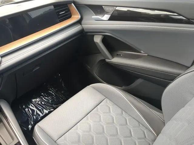2026 Volkswagen Tiguan SEL R-Line Turbo