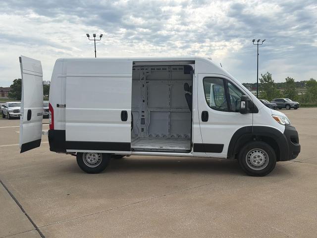 2025 Ram ProMaster 2500 Cargo Van Tradesman High Roof 136" WB w/Pass Seat