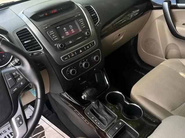 2015 Kia Sorento LX