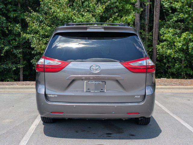 2017 Toyota Sienna XLE Premium 8 Passenger